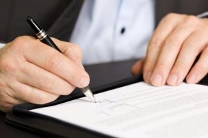 Khái niệm và đặc điểm của hợp đồng chuyển nhượng quyền tác giả, quyền liên quan